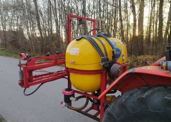 Opryskiwacz BIARDZKI nowego typu bardzo ładny stan mały na niskiej ramie