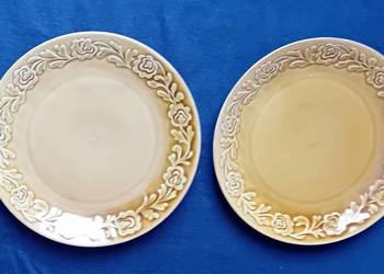 Cztery talerzyki deserowe Tułowice z kwiatowym reliefem. PRL.