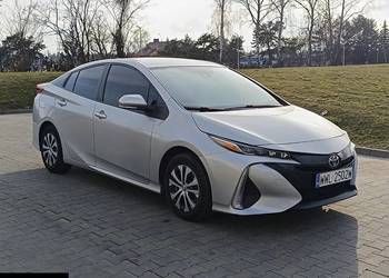 Toyota Prius 1.8 177KM Hybryda plug in 2021r
