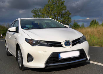 TOYOTA AURIS 1.8 HYBRYDA