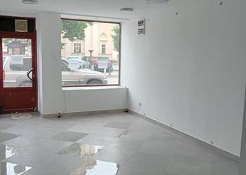 DO WYNAJĘCIA LOKAL Z WITRYNĄ W RYNKU