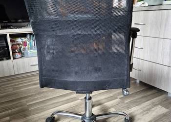 fotel obrotowy solidny