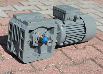 Motoreduktor kątowy 0.75kw. 32obr./min. z hamulcem. Firmy ABM