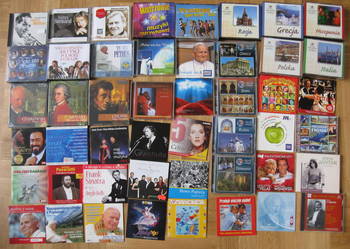 100 płyt CD