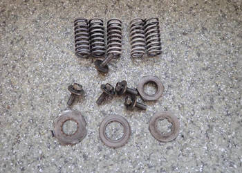 NAKRĘTKA PODKŁADKI SPRĘŻYNY ŚRUBKI KOSZA SPRZĘGŁA YAMAHA YZ 250 98-03R 2T