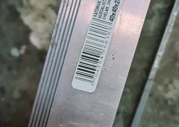 Kątownik aluminiowy o wymiarach 40x40x2 mm i długości 2 metrów cezar