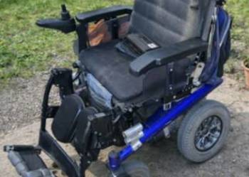 Wózek inwalidzki elektryczny. Vitacare Zapewniam transport