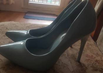 Damskie buty szpilki rozmiar 38 polecam.