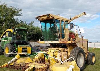 Sprzedam sieczkarnie kukurydzy New Holland 1905 wraz z kemper 4500