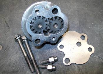 M72, M-72. K750, K-750. URAL. DNIEPR 750, MW750. POMPA OLEJU, OLEJOWA.