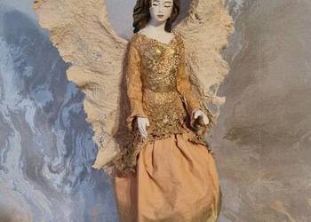 Anioł morelowo złoty