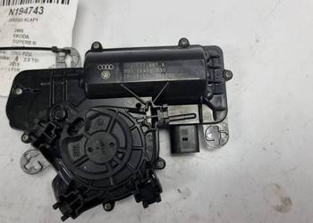 DOCIĄG KLAPY SKODA SUPERB III 3V5827887A