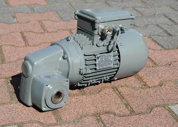 Motoreduktor kątowy 0.75kw. 76obr. z hamulcem NORD
