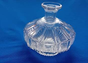 Kryształowy flakon do perfum. Bohemia lub Niemcy, około połowy XX w.