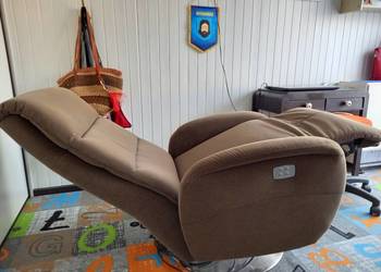 Elektryczny fotel obrotowy z funkcja relaksu, model AROSA