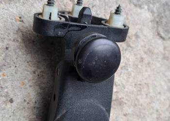 Fiat 126p klamka zasuwna szyby tylnej