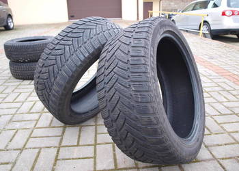 Opony zimowe  245 / 45 / 18  Dunlop  (2 sztuki)