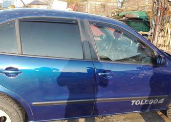 szyby przednie oraz tylne  przyciemniane do seata toledo2