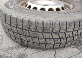 Felgi z oponami zimowymi firmy Vredestein 205/75r16 dot. 3021.