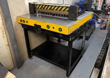 Gilotyna do papieru Grafmasz G-67 - krajarka elektryczna 400 V