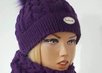 Czapka zimowa ręcznie robiona na drutach z futrzanym pomponem plus otulacz