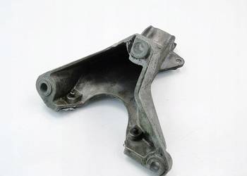 ŁAPA WSPORNIK SILNIKA 1.6 8V AUDI A4 B6 B7 PASSAT