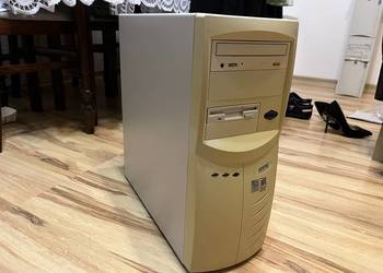 Zabytkowy komputer PC Lifetec Intel Pentium II 266MHz