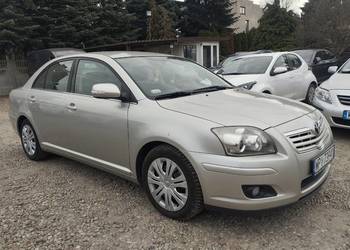 Toyota Avensis 2.0D4D 126kM Navi Hak Długie Opłaty