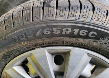 Vivaro kola opony c kołpaki sruby