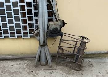 Elektryczny ładowacz do obornika