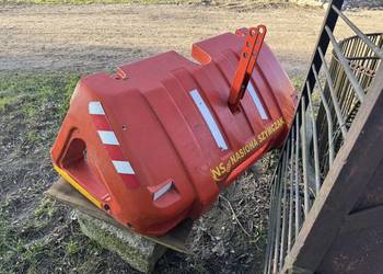 Obciążnik żeliwny na tuz 1000kg 1T pomarańczowy duży mały blisko ciągnika