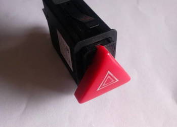 Skoda Octavia I Włącznik przełącznik świateł awaryjnych 1U09 Skoda Octavia I Włącznik przełącznik świateł awaryjnych 1U09