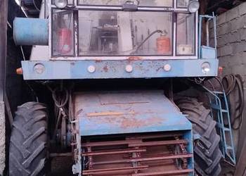 Kombajn zbożowy z sieczkarnią Fortschritt E-512