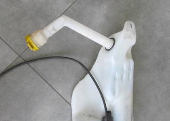 Zbiorniczek spryskiwaczy Megane III z pompką rurką zatyczką Zbiorniczek spryskiwaczy Megane III z pompką rurką zatyczką