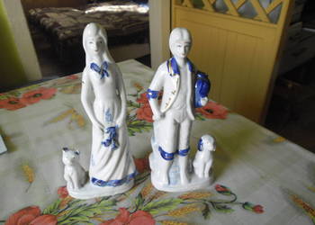 Figurki porcelanowe - chłopiec i dziewczynka. Figurki porcelanowe - chłopiec i dziewczynka.