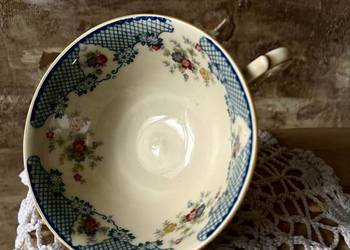 Subtelna porcelanowa filiżanka