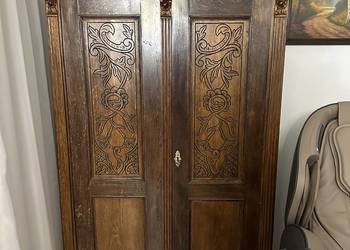 Piękna szafa zabytkowa