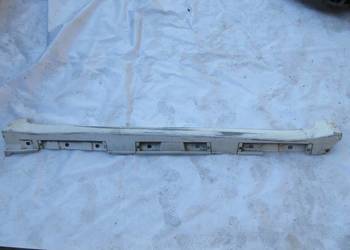TOYOTA AVENSIS T27 LISTWA PROGOWA PRAWA PROG PRAWY