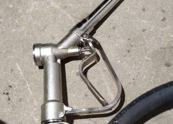 Pistolet dystrybutor z wężem i złączkami obrotowymi