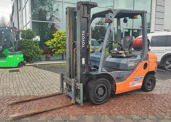 Wózek widłowy Toyota 02-8FGF25 2,5 tony triplex 4,7 m LPG 2013