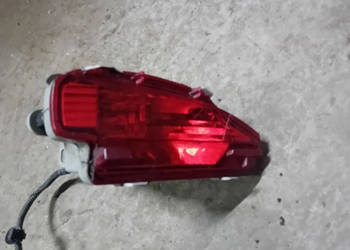 Lampa lewa tył przeciwmgłowa 1.4 d4d toyota yaris III 13r