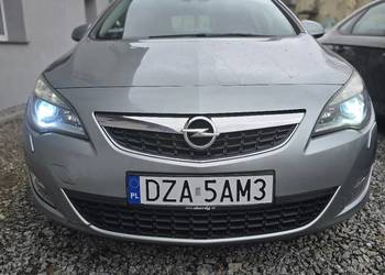 Opel Astra J 1.4 turbo 2011r