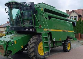 John Deere 2256