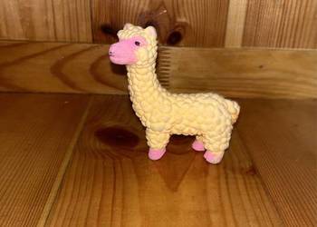 Lama figurka powiększająca się w wodzie