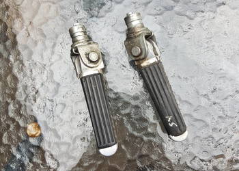 suzuki sv 650 podnozki stopki  lewy prawy cena za 1