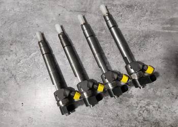 Wtryskiwacz 0445110072 6110700987 Mercedes 2.2 CDI