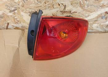 SEAT ALTEA LAMPA PRAWA TYLNA PRAWY TYŁ 5P0945096D