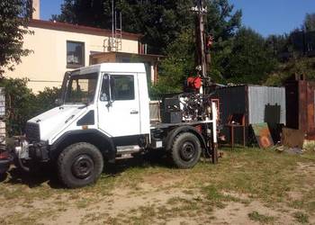 Wiertnica do studni Mercedes Unimog 4X4.