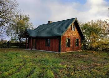 Dom, posesja bez sąsiadów, poza systemem, kryjówka na odludziu