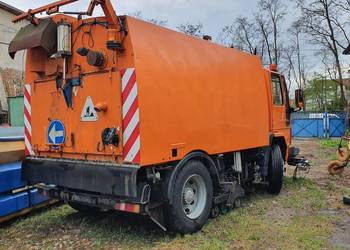 Ford Cargo 1313 zamiatarka uliczna